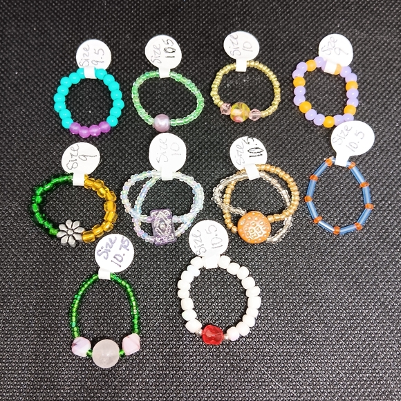 HANDMADE Lot of 10 Multicolor Stackable Beaded Adjustable Stretch Rings Set - Picture 4 of 8